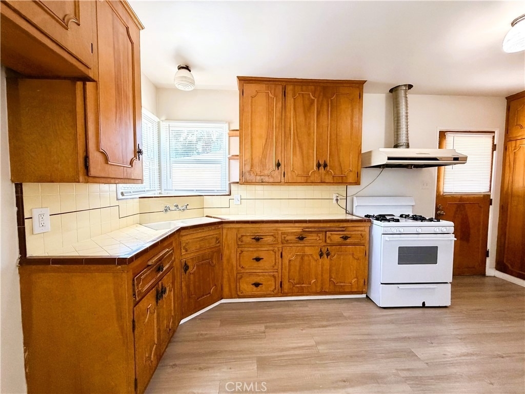 12911 Whitewood Avenue - Photo 6