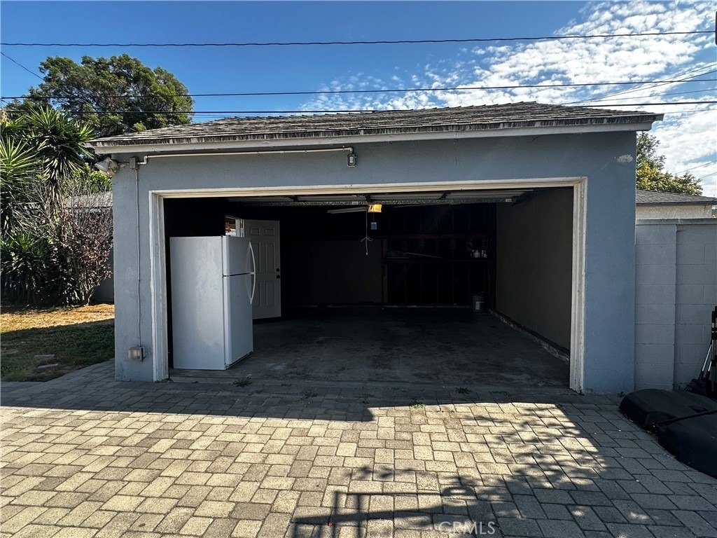 6108 Village Road - Photo 29