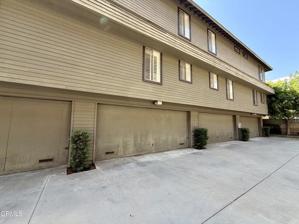 283 S Hudson - Photo 11