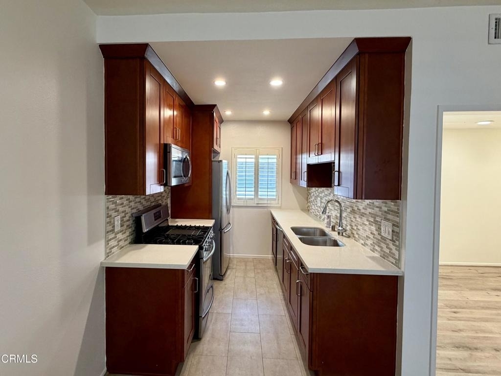 283 S Hudson - Photo 4