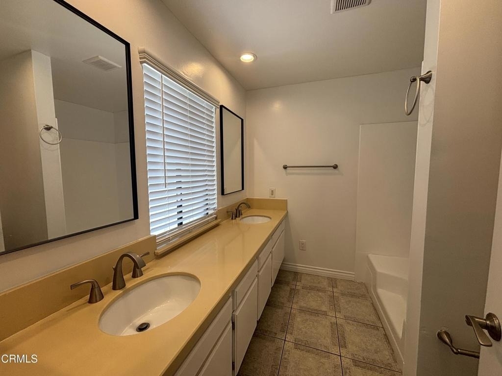 3200 Fairesta Street - Photo 11