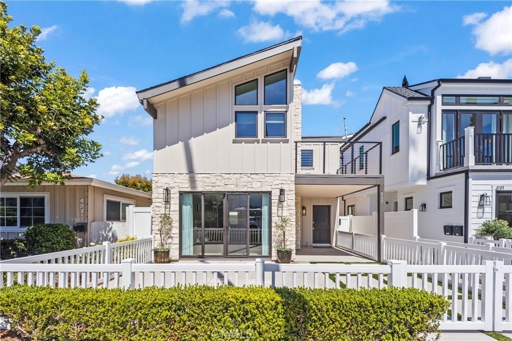 429 Goldenrod - Photo 0