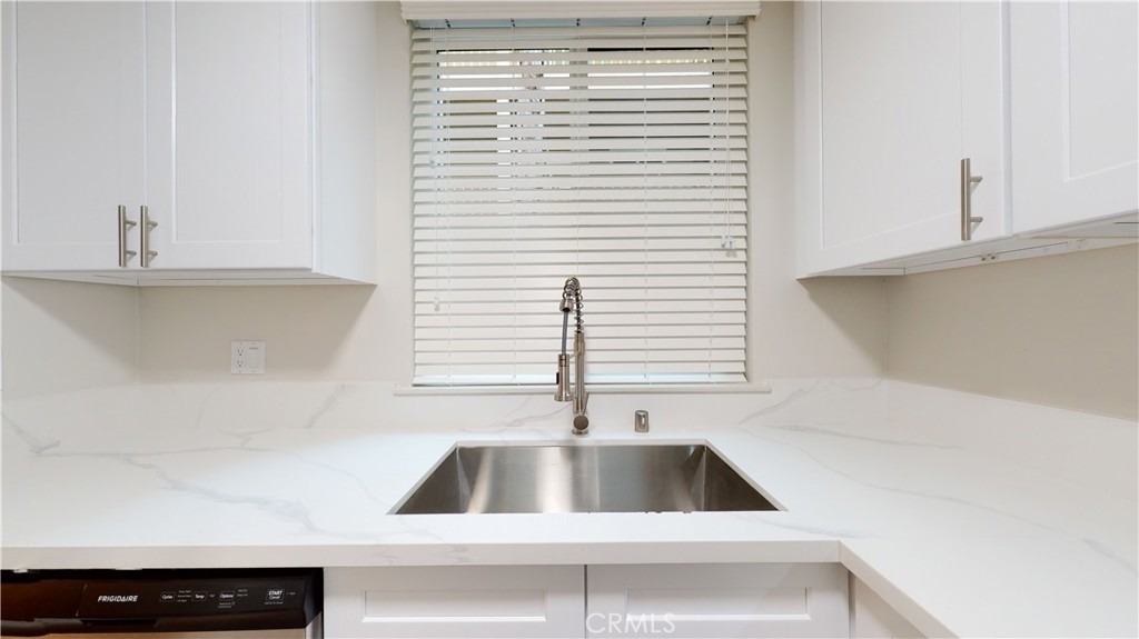 1247 Stoner Avenue - Photo 3