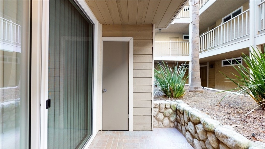 1247 Stoner Avenue - Photo 19