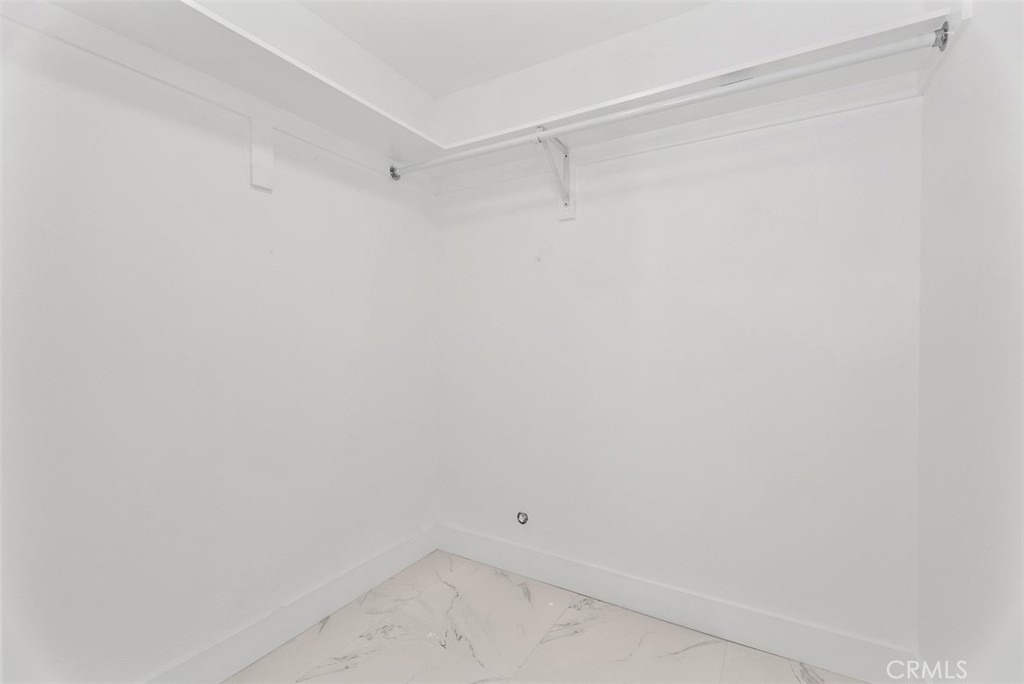 24541 Penfield - Photo 13