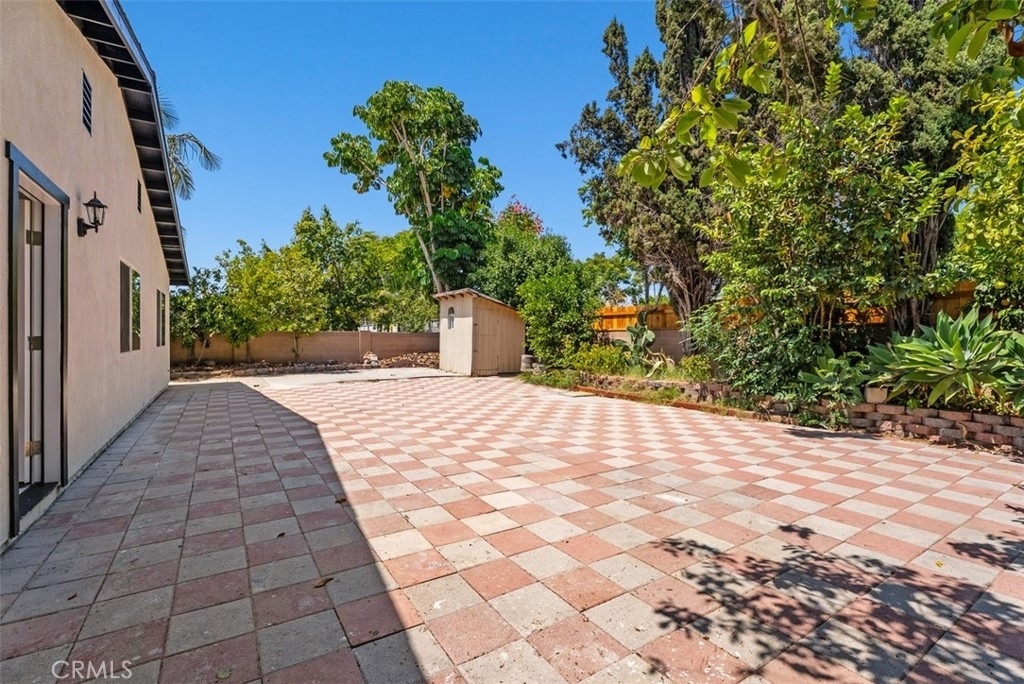 24541 Penfield - Photo 32