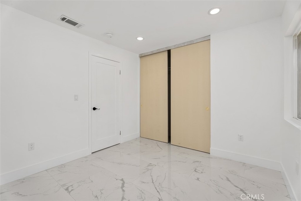 24541 Penfield - Photo 15