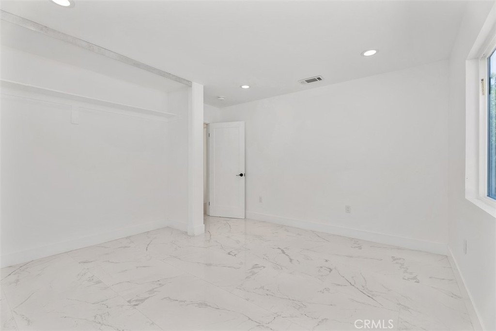 24541 Penfield - Photo 22