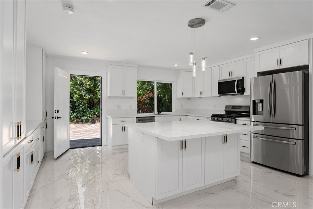 24541 Penfield - Photo 11