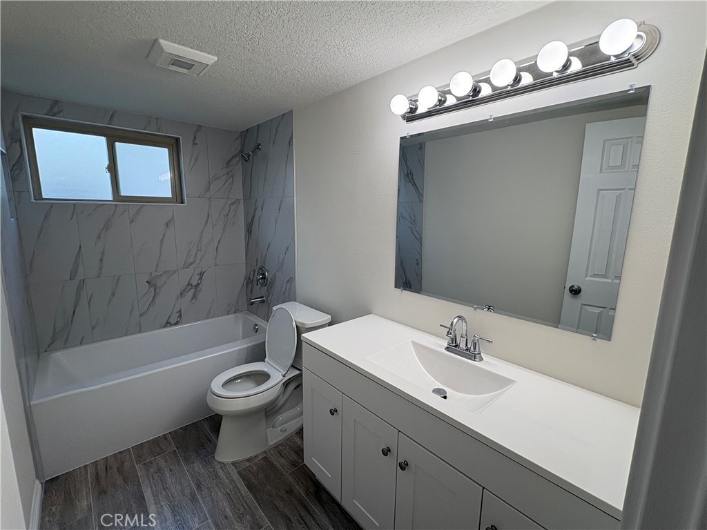1330 W Lambert - Photo 4