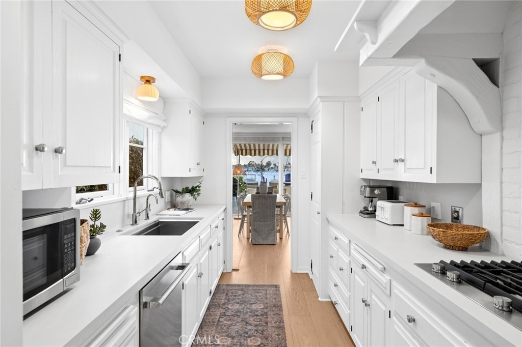 1411 E Bay Avenue - Photo 9