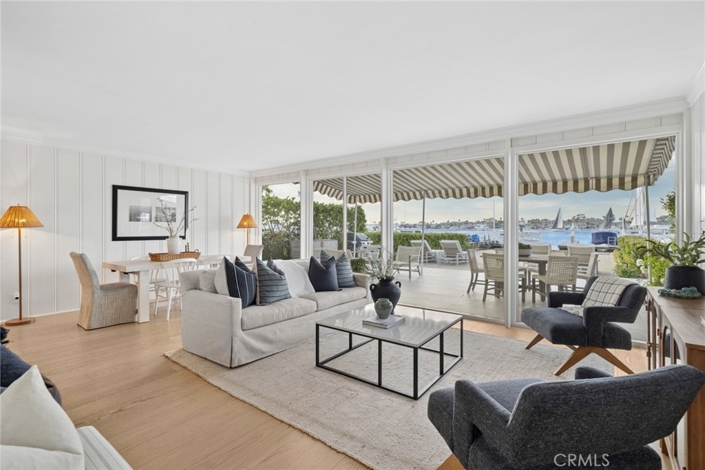 1411 E Bay Avenue - Photo 2