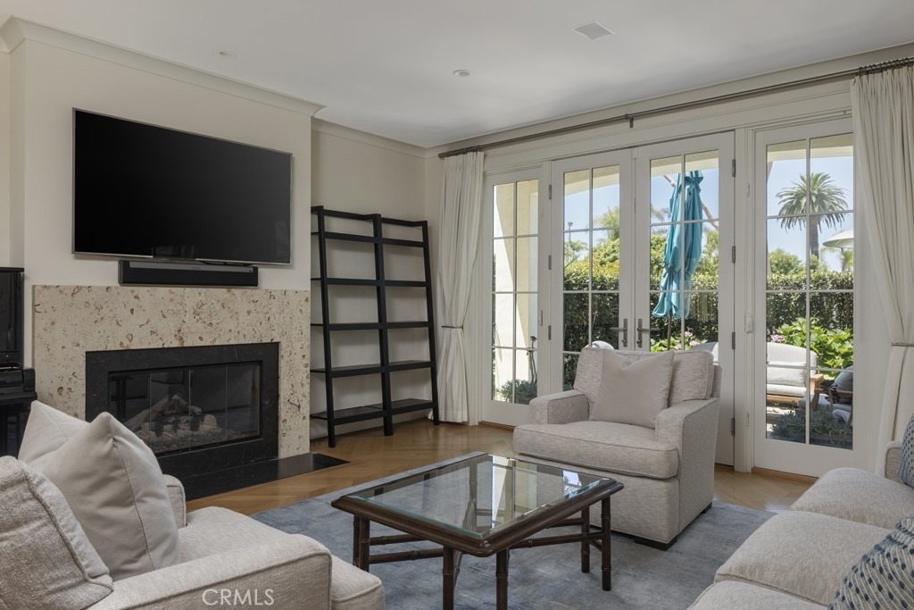 512 Avocado Avenue - Photo 2