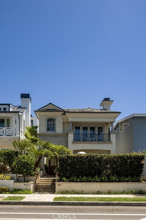 512 Avocado Avenue - Photo 0