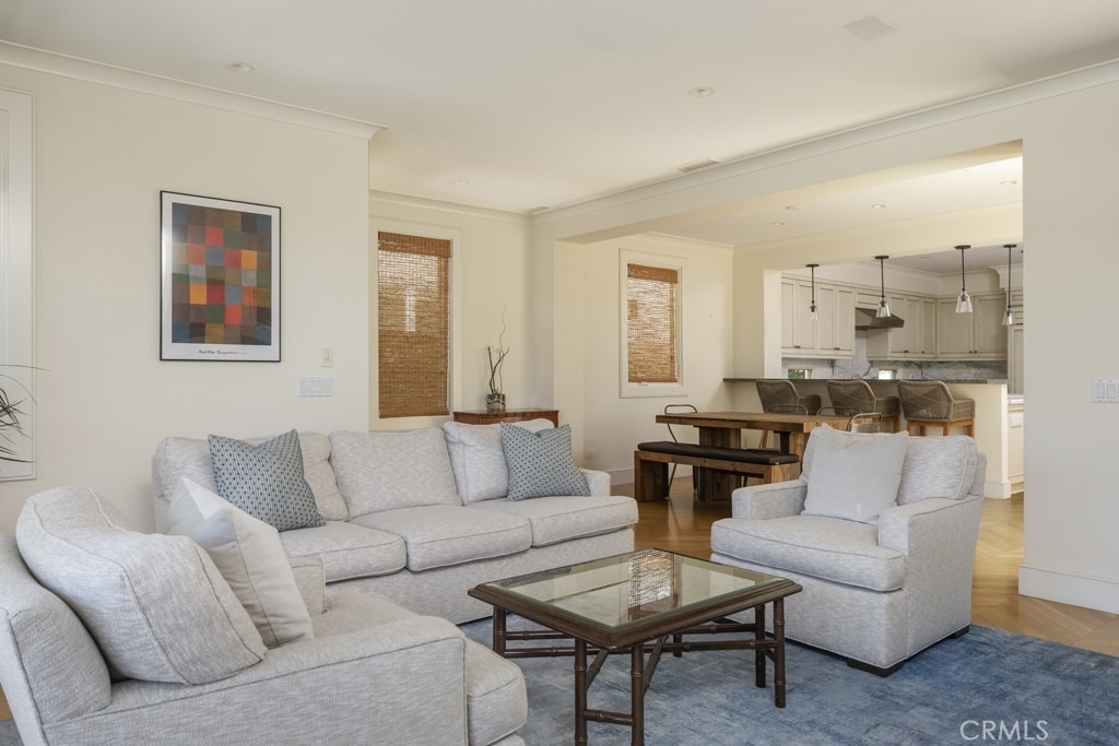 512 Avocado Avenue - Photo 3