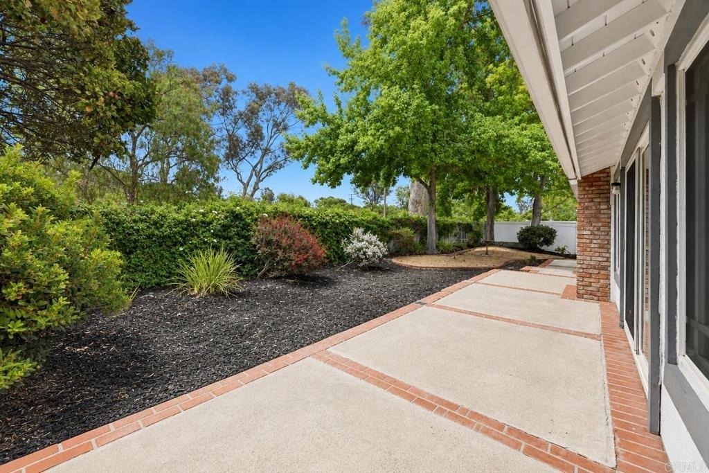 726 Santa Rufina Drive - Photo 4