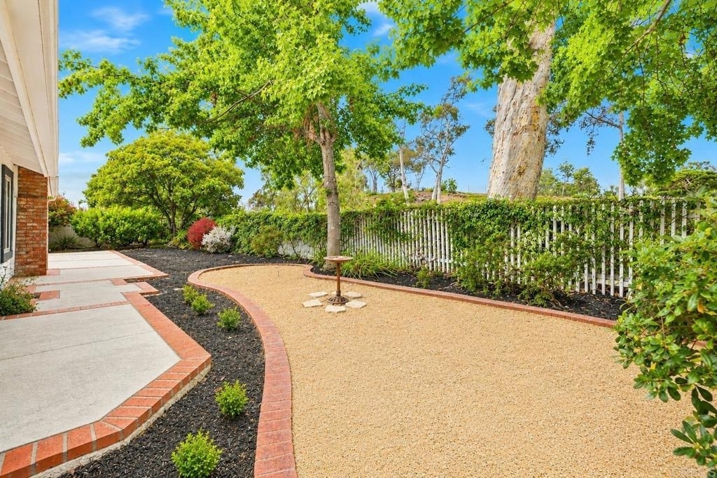 726 Santa Rufina Drive - Photo 3