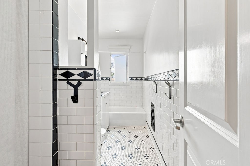 1615 N Laurel Avenue - Photo 17