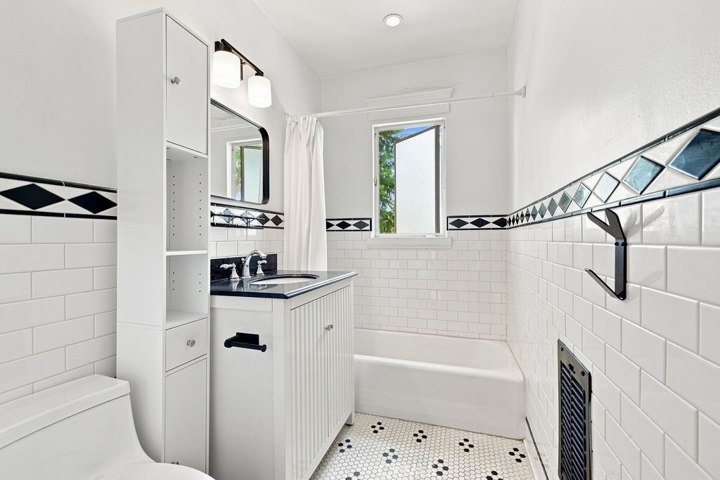 1615 N Laurel Avenue - Photo 18