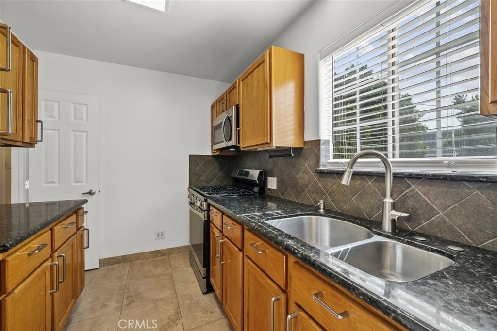 8440 Oakdale Avenue - Photo 12