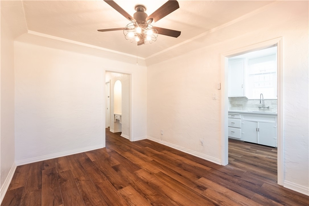 8930 S Hobart Blvd - Photo 6