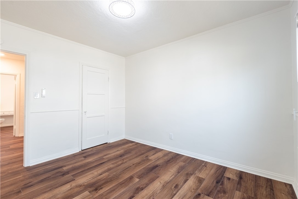 8930 S Hobart Blvd - Photo 19