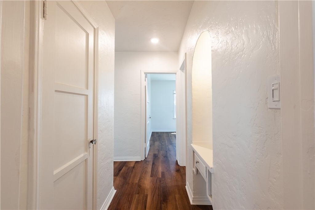 8930 S Hobart Blvd - Photo 10