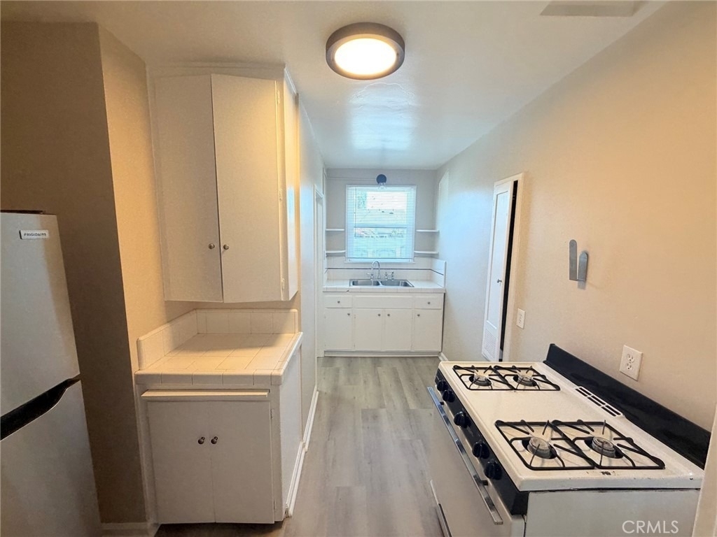 901 N San Gabriel Avenue - Photo 3
