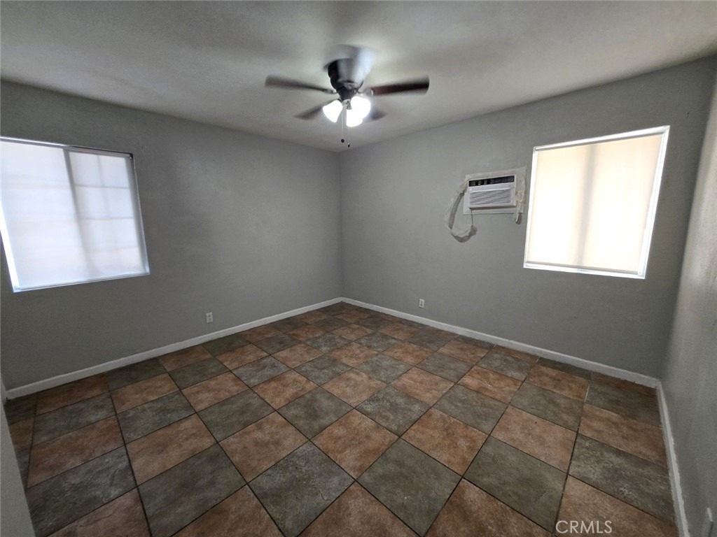 16466 Arrow Boulevard - Photo 9