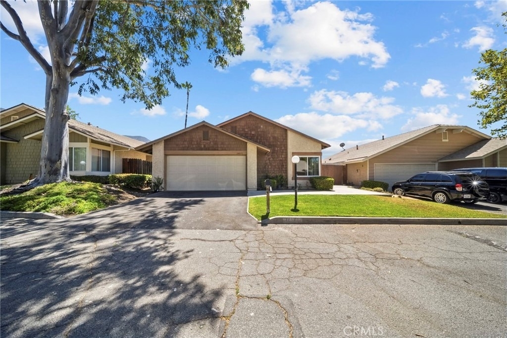 14071 Fenton Lane - Photo 0