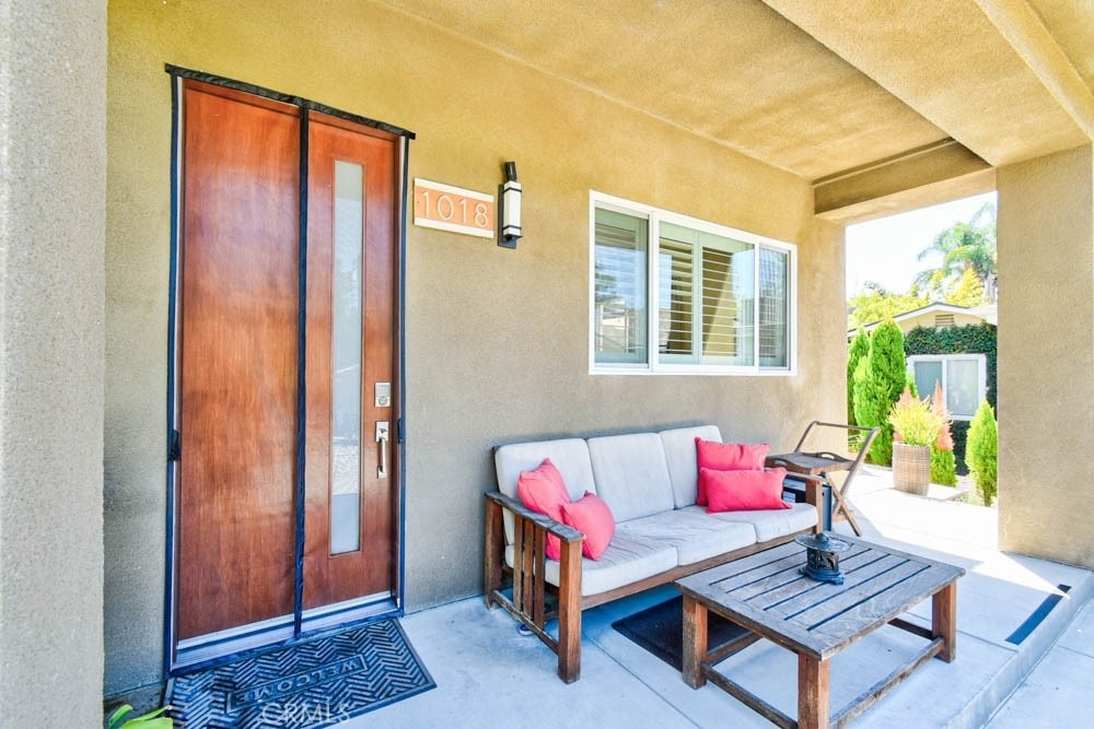 1018 La Presa Drive - Photo 2