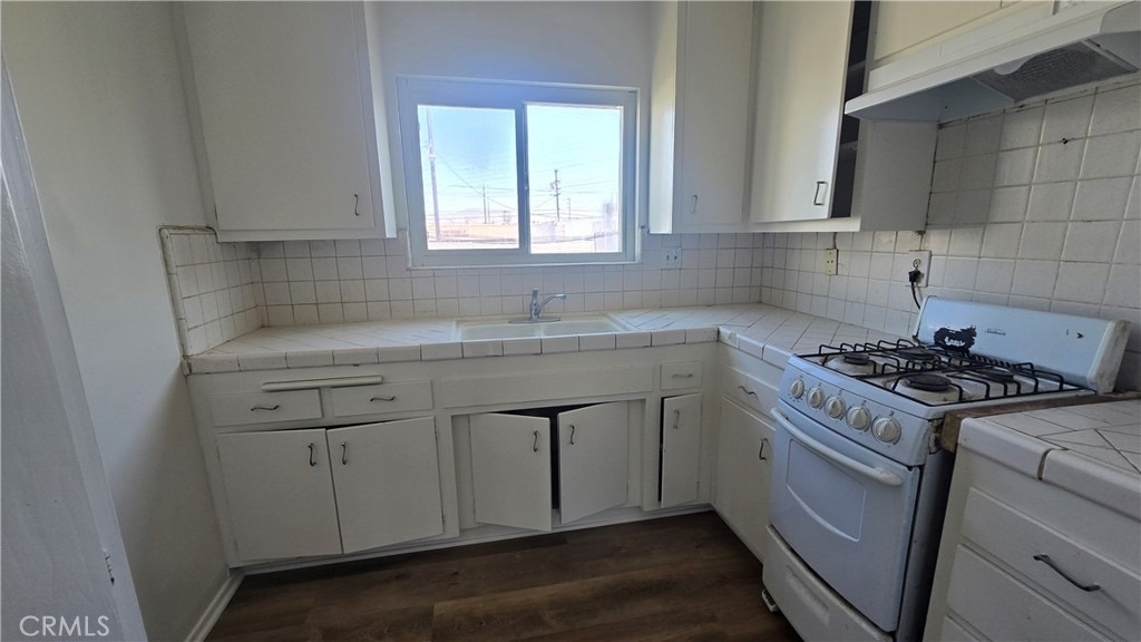 6742 Lemp Avenue - Photo 4