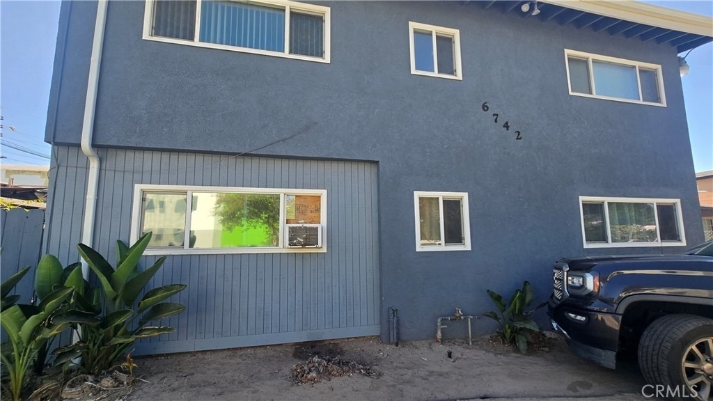 6742 Lemp Avenue - Photo 8