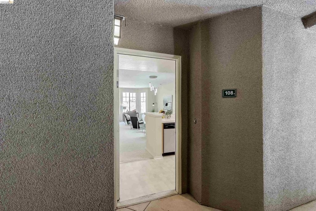 200 Caldecott Ln - Photo 1