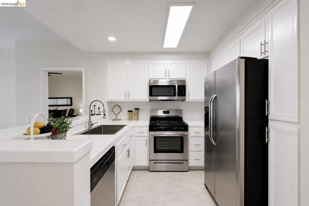 200 Caldecott Ln - Photo 4