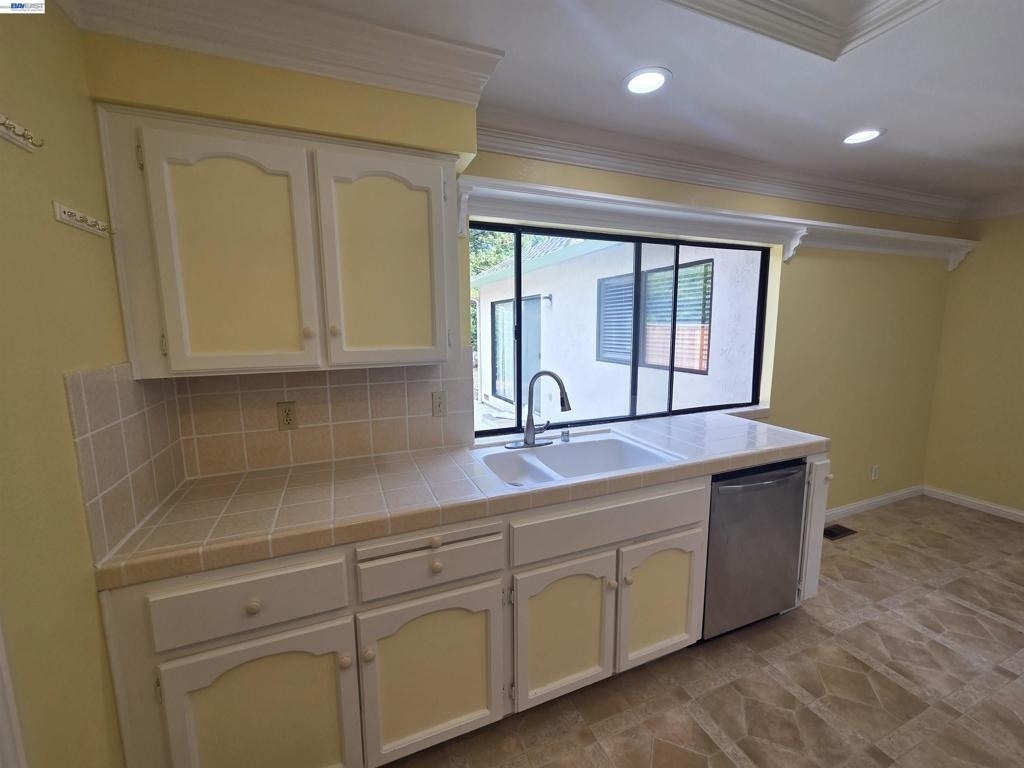 11732 Bloomington Way - Photo 13
