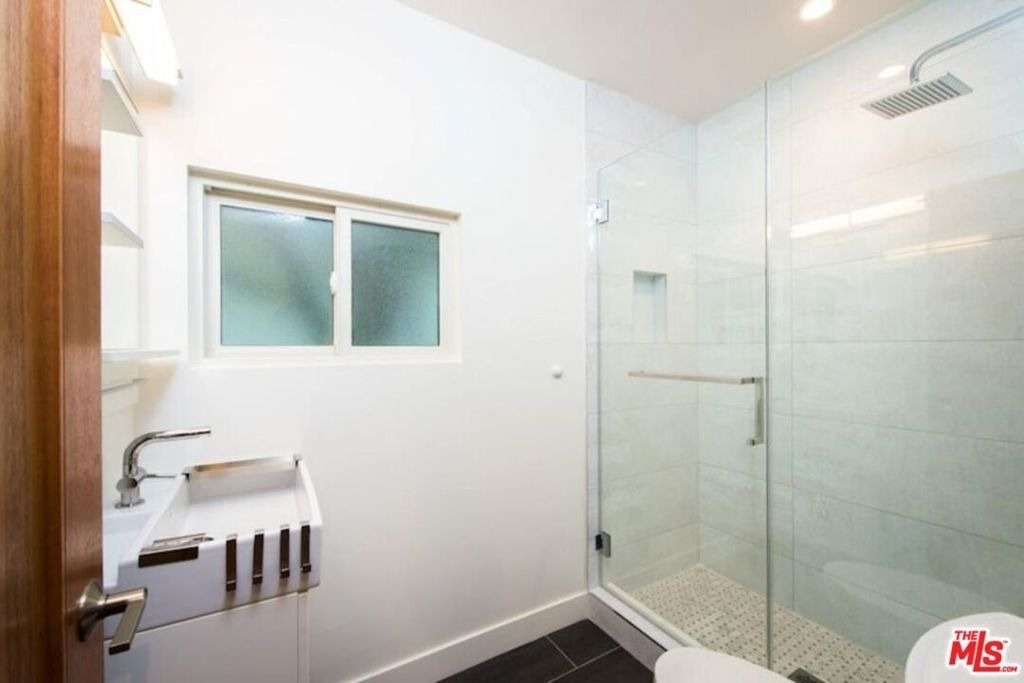 2341 Beach Avenue - Photo 16