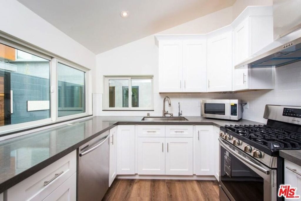 2341 Beach Avenue - Photo 14