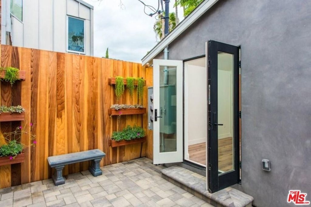 2341 Beach Avenue - Photo 9