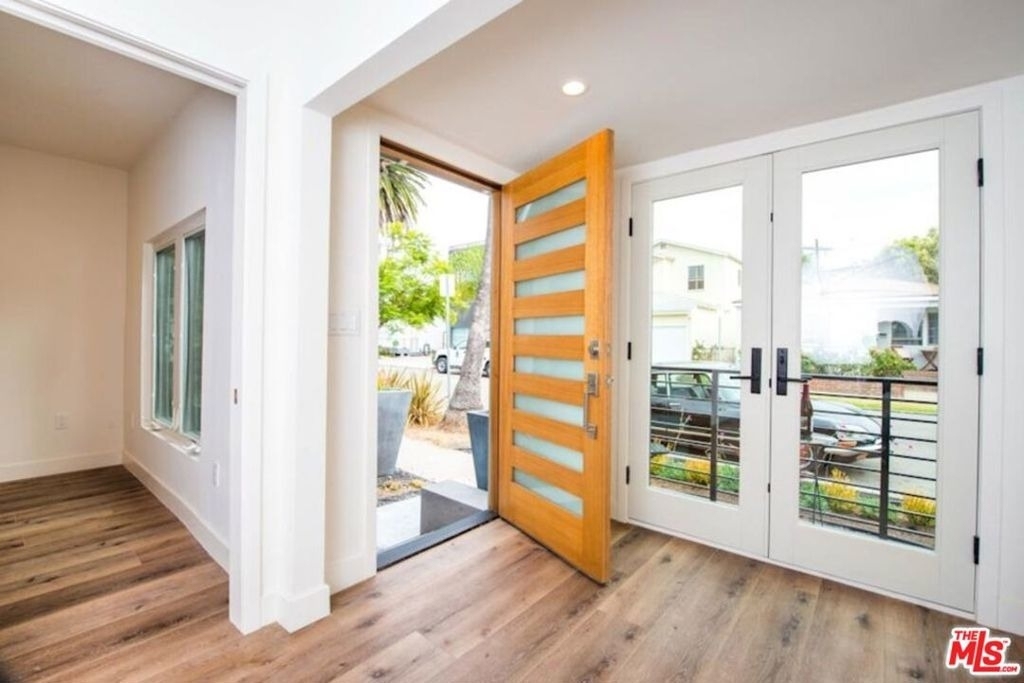 2341 Beach Avenue - Photo 3