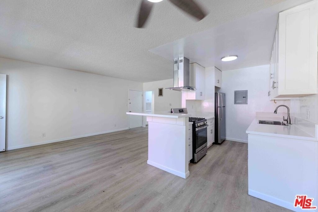 1426 S Orange Grove Avenue - Photo 0