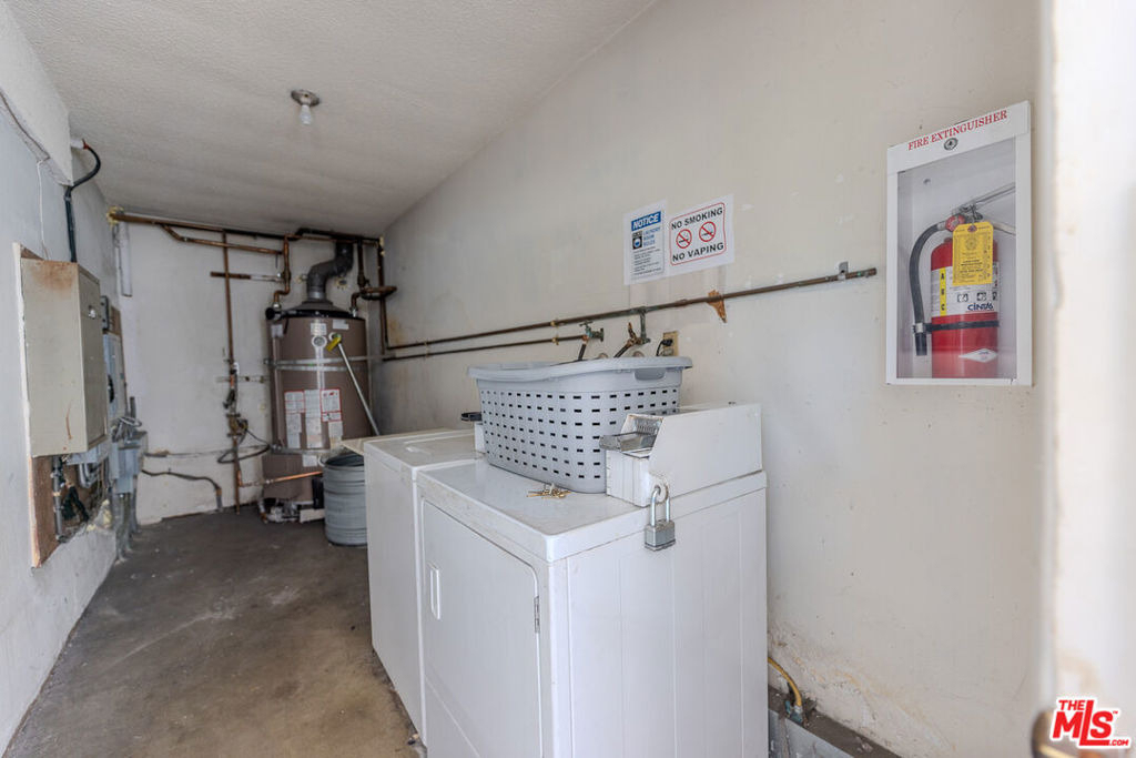 1426 S Orange Grove Avenue - Photo 15