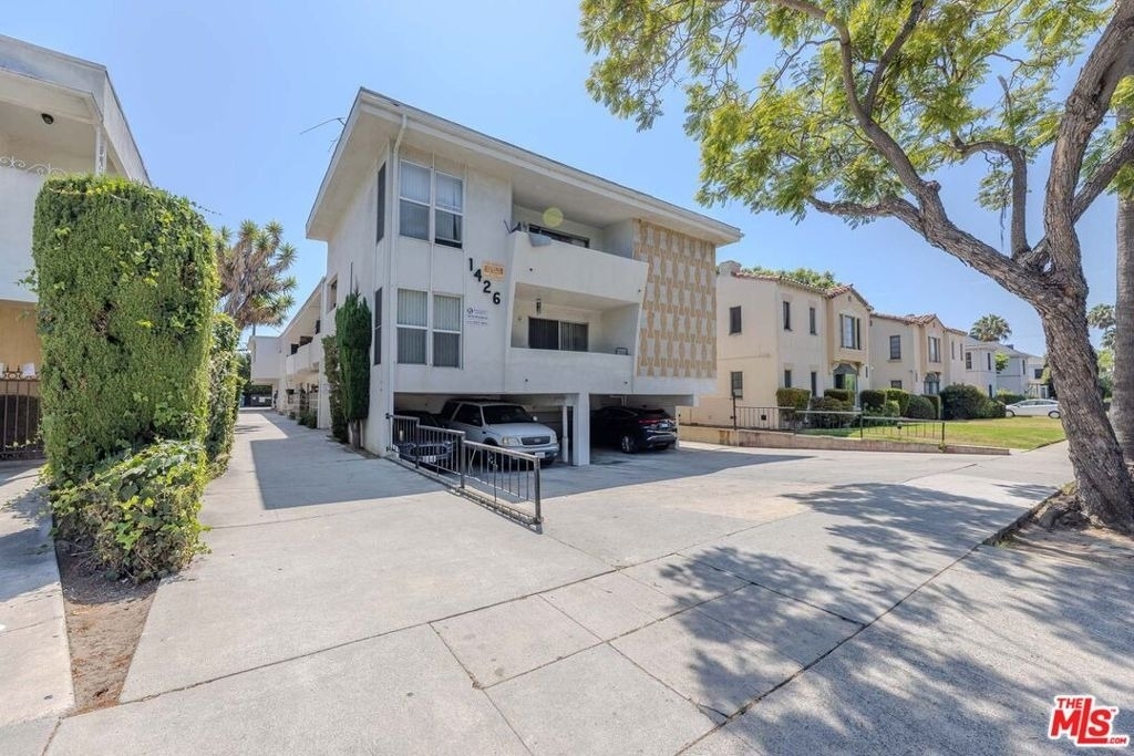 1426 S Orange Grove Avenue - Photo 18