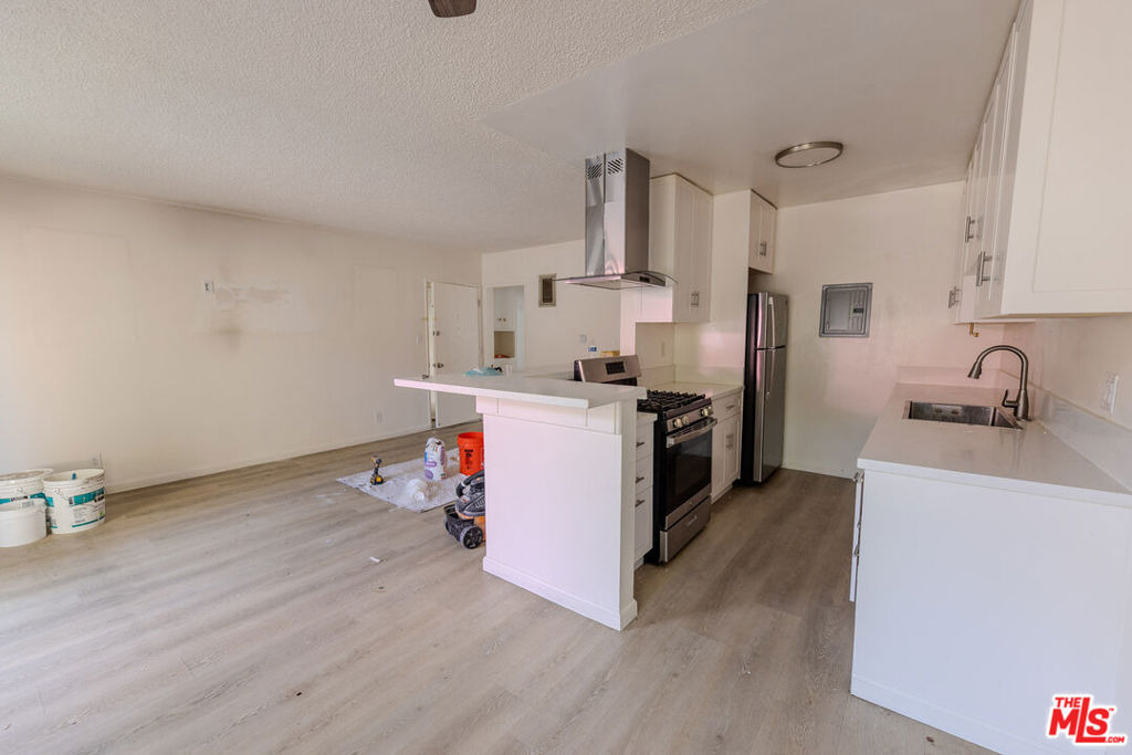 1426 S Orange Grove Avenue - Photo 3