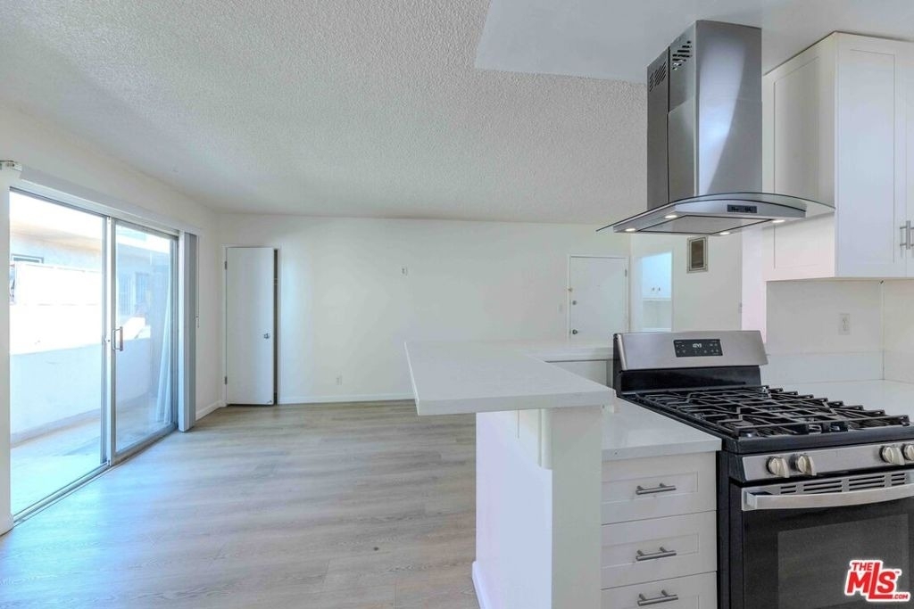 1426 S Orange Grove Avenue - Photo 3