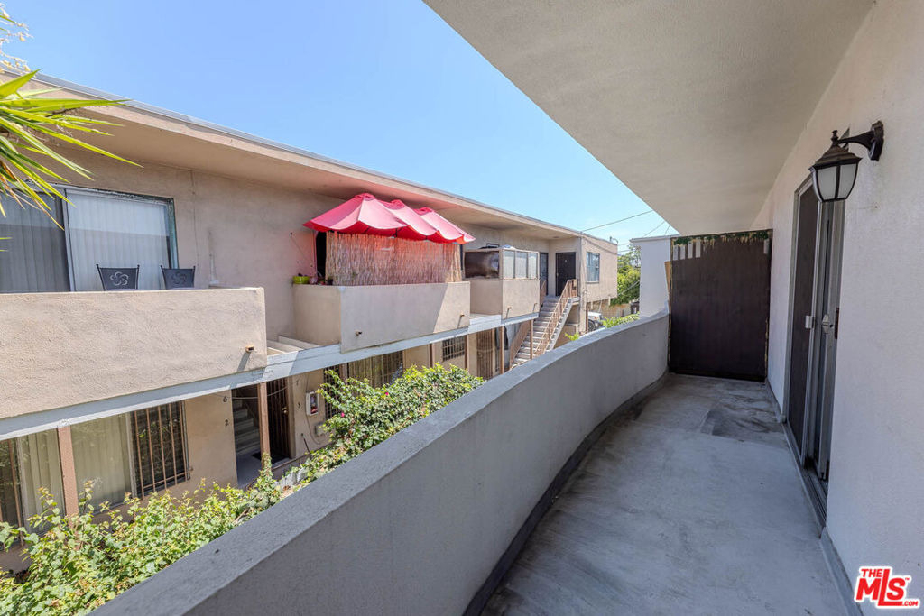 1426 S Orange Grove Avenue - Photo 12