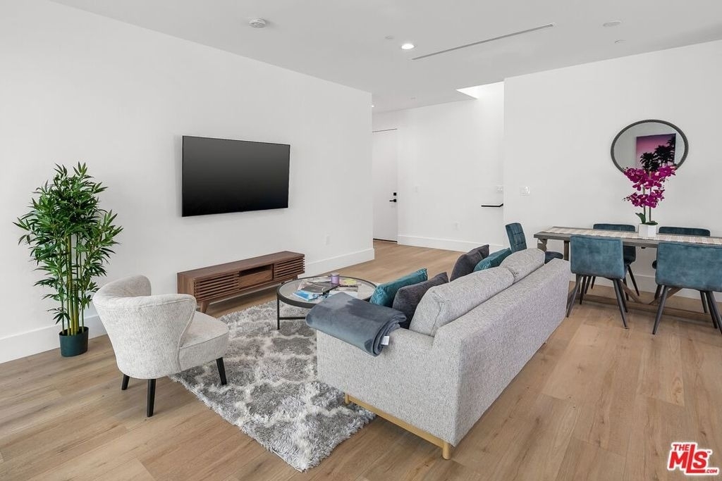 1236 N Spaulding Avenue - Photo 8