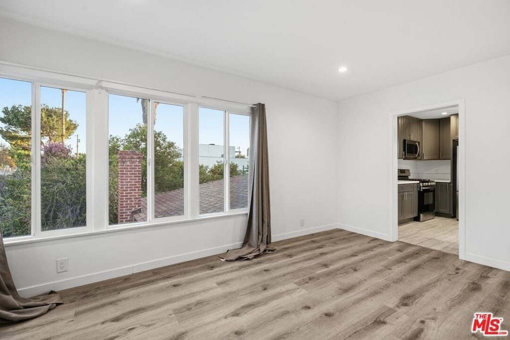 11485 Cumpston Street - Photo 7