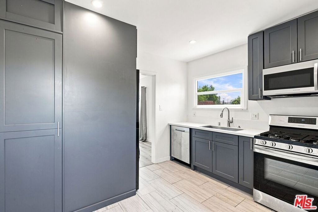 11485 Cumpston Street - Photo 12