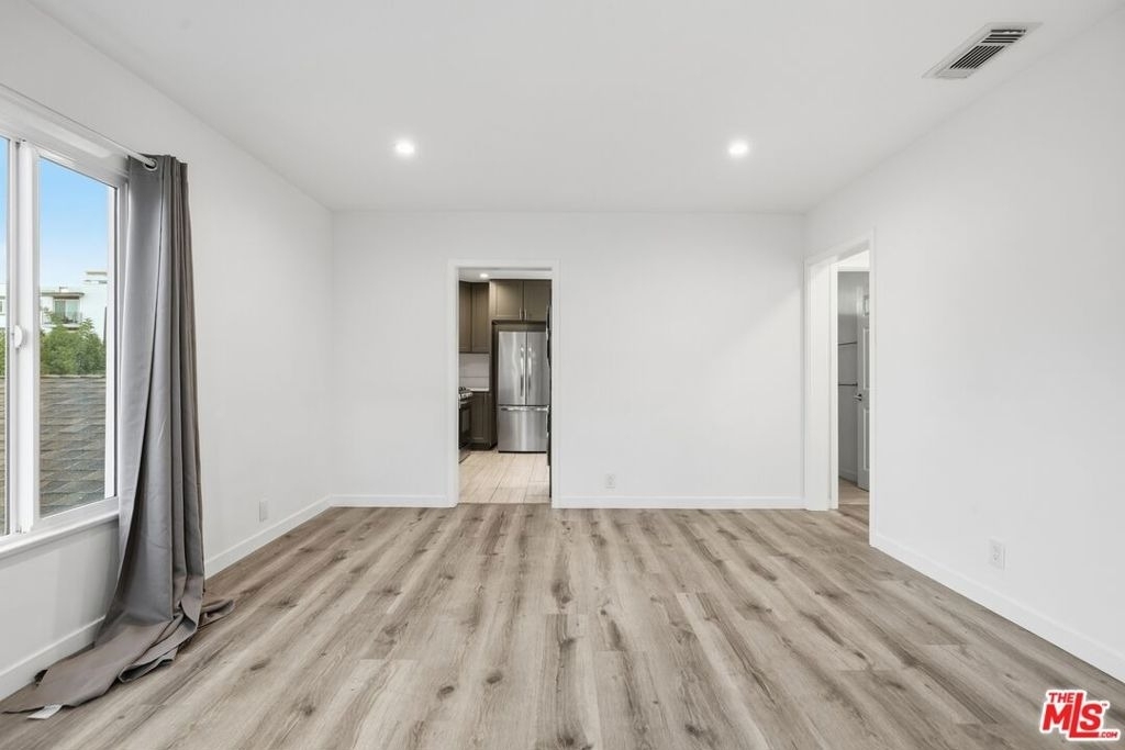 11485 Cumpston Street - Photo 10